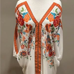 Women’s Rose and Olive top size 1X.